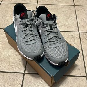 Nike Men’s AirMax Excee Shoes Size 10